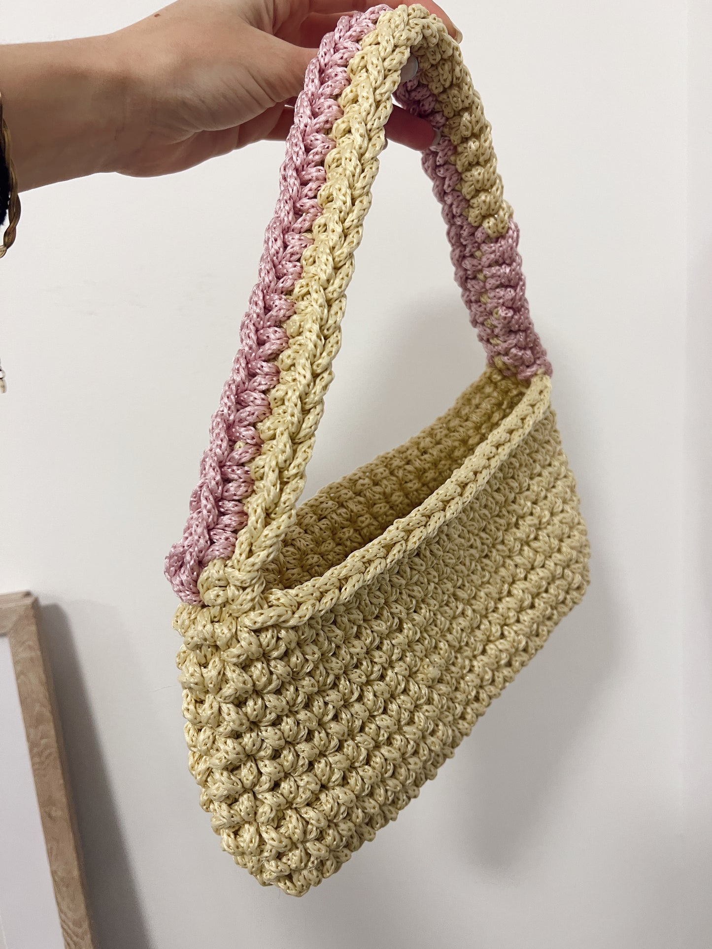 BOLSO DE HOMBRO AMARILLO Y ROSA